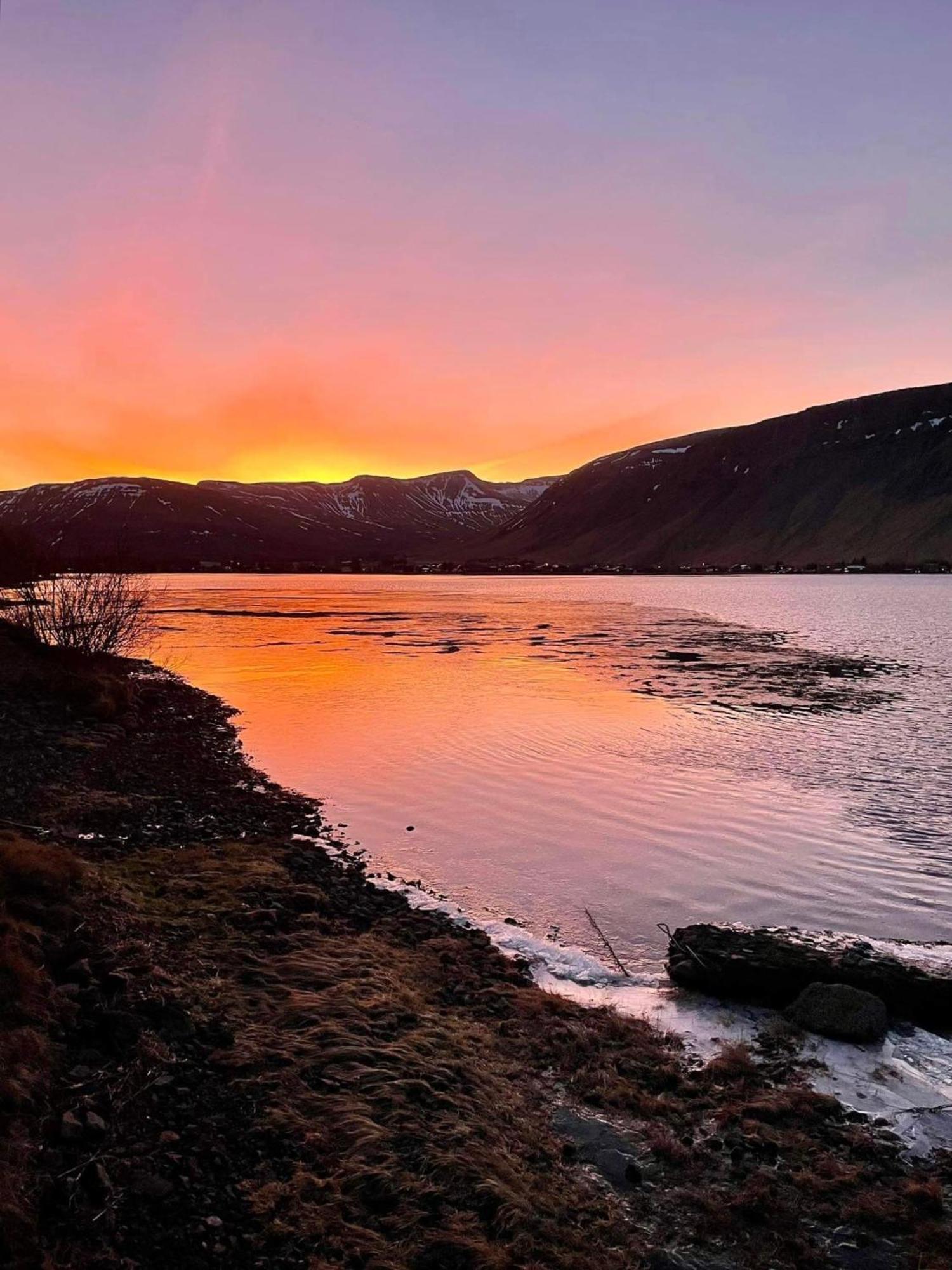 Cosy Lakeview Cabin 45 Minutes From Reykjavik Mosfellsbaer Esterno foto